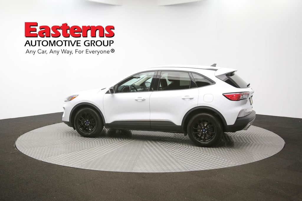 Vehicle image 33 of 97