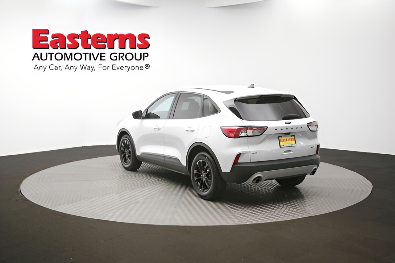 Vehicle image 93 of 97