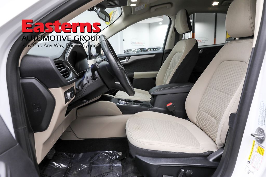 Vehicle image 44 of 97