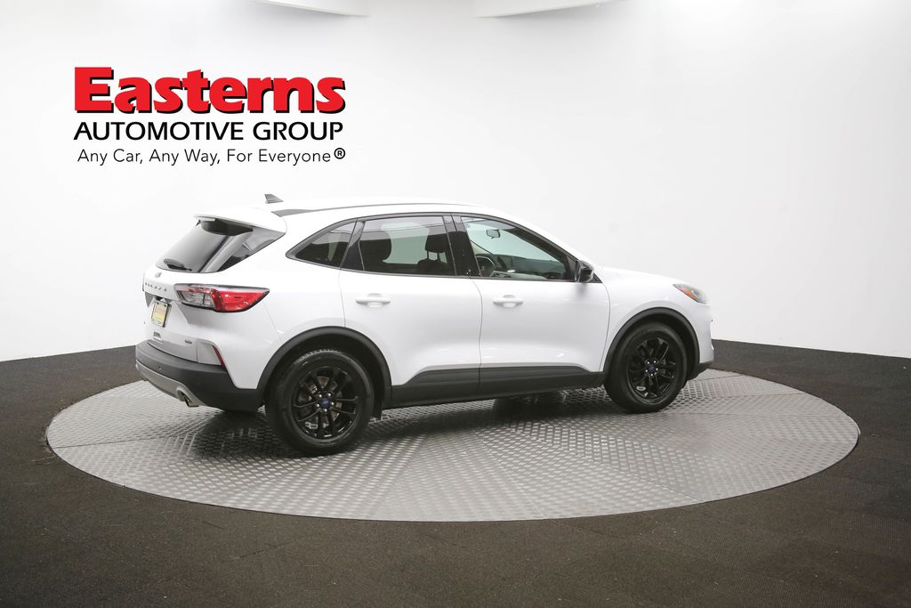Vehicle image 21 of 97