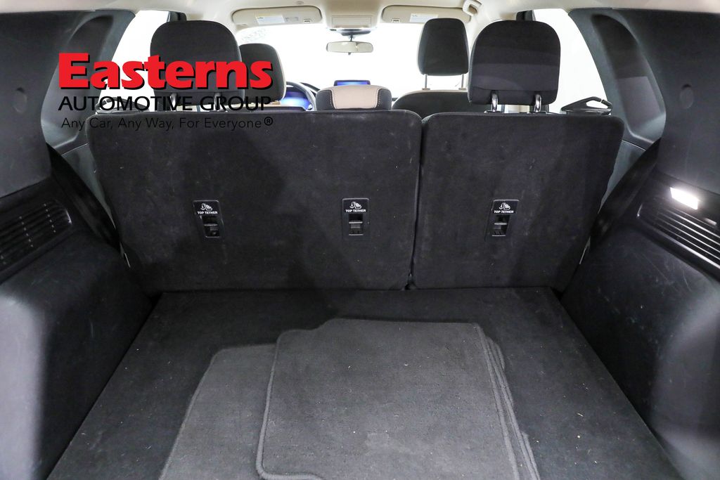 Vehicle image 39 of 97