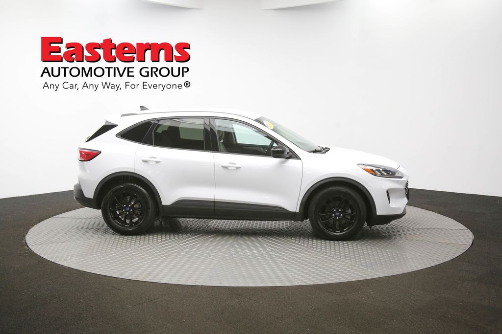 Vehicle image 19 of 97