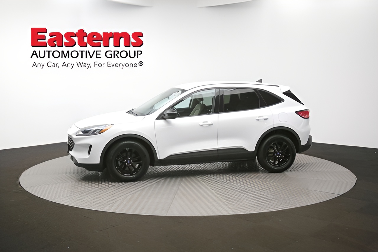 Vehicle image 68 of 97