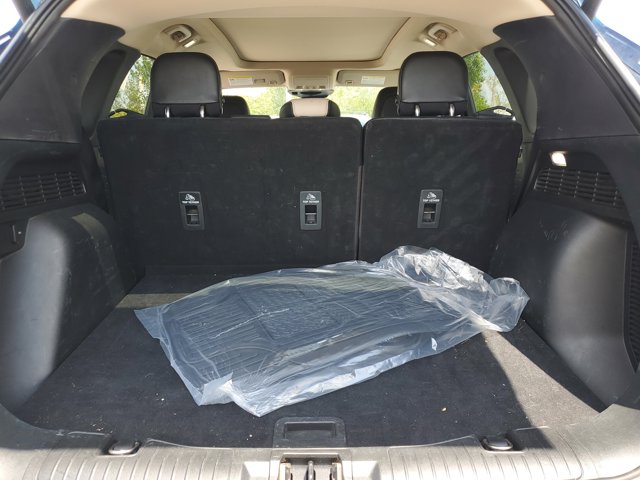 Vehicle image 14 of 31