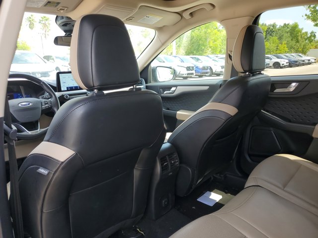 Vehicle image 16 of 31