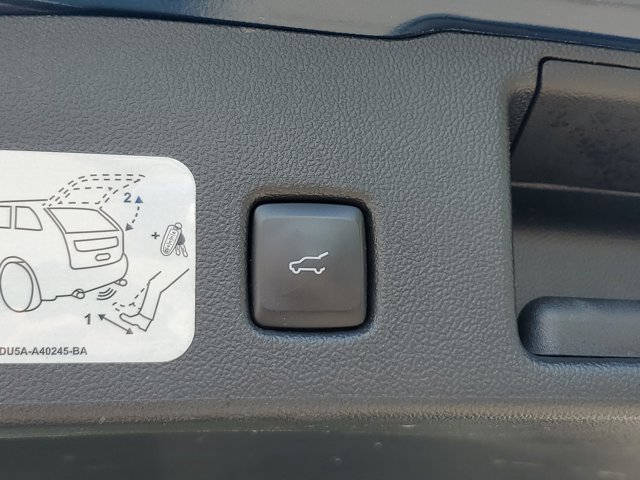 Vehicle image 15 of 31