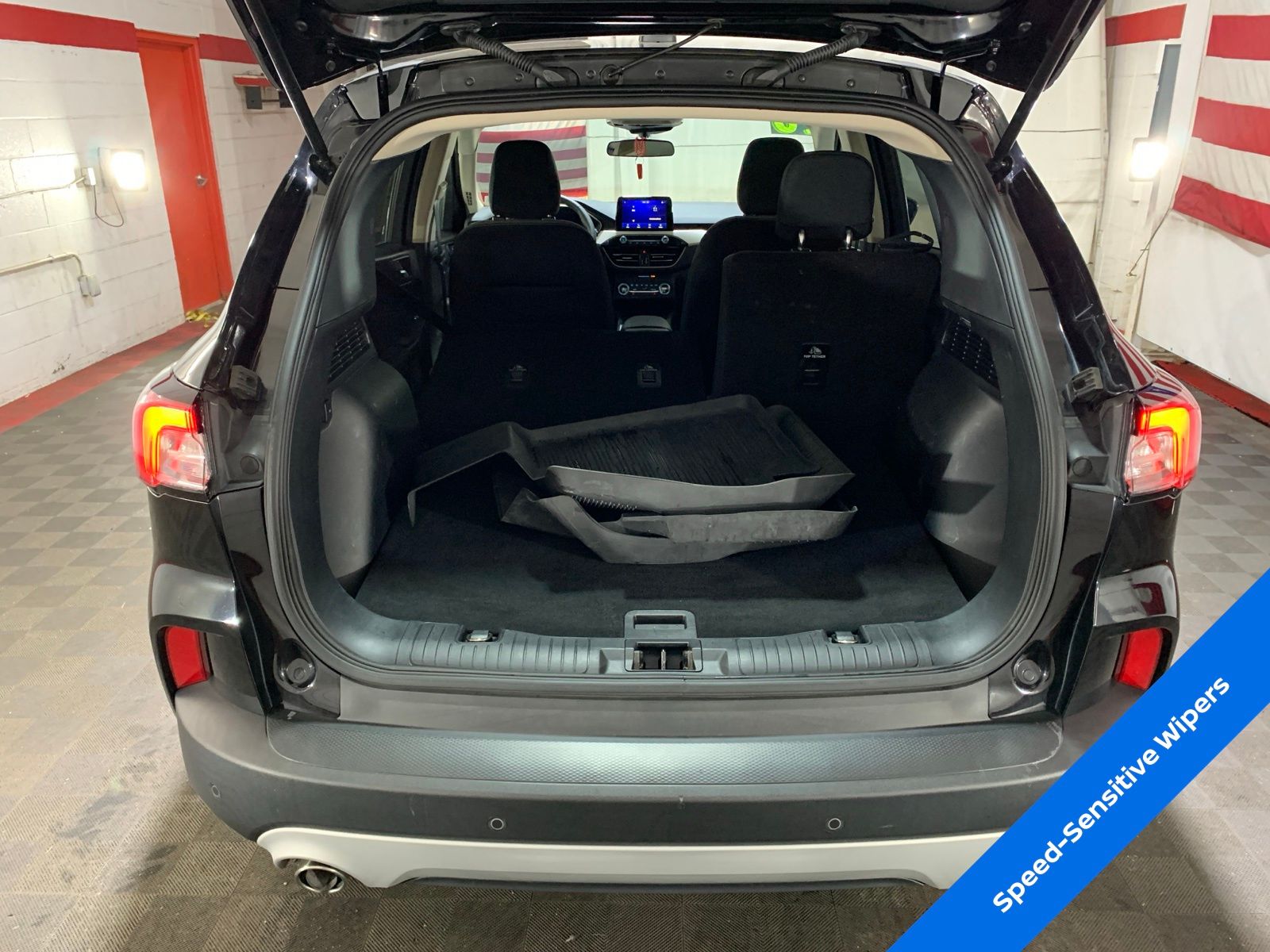 Vehicle image 17 of 28