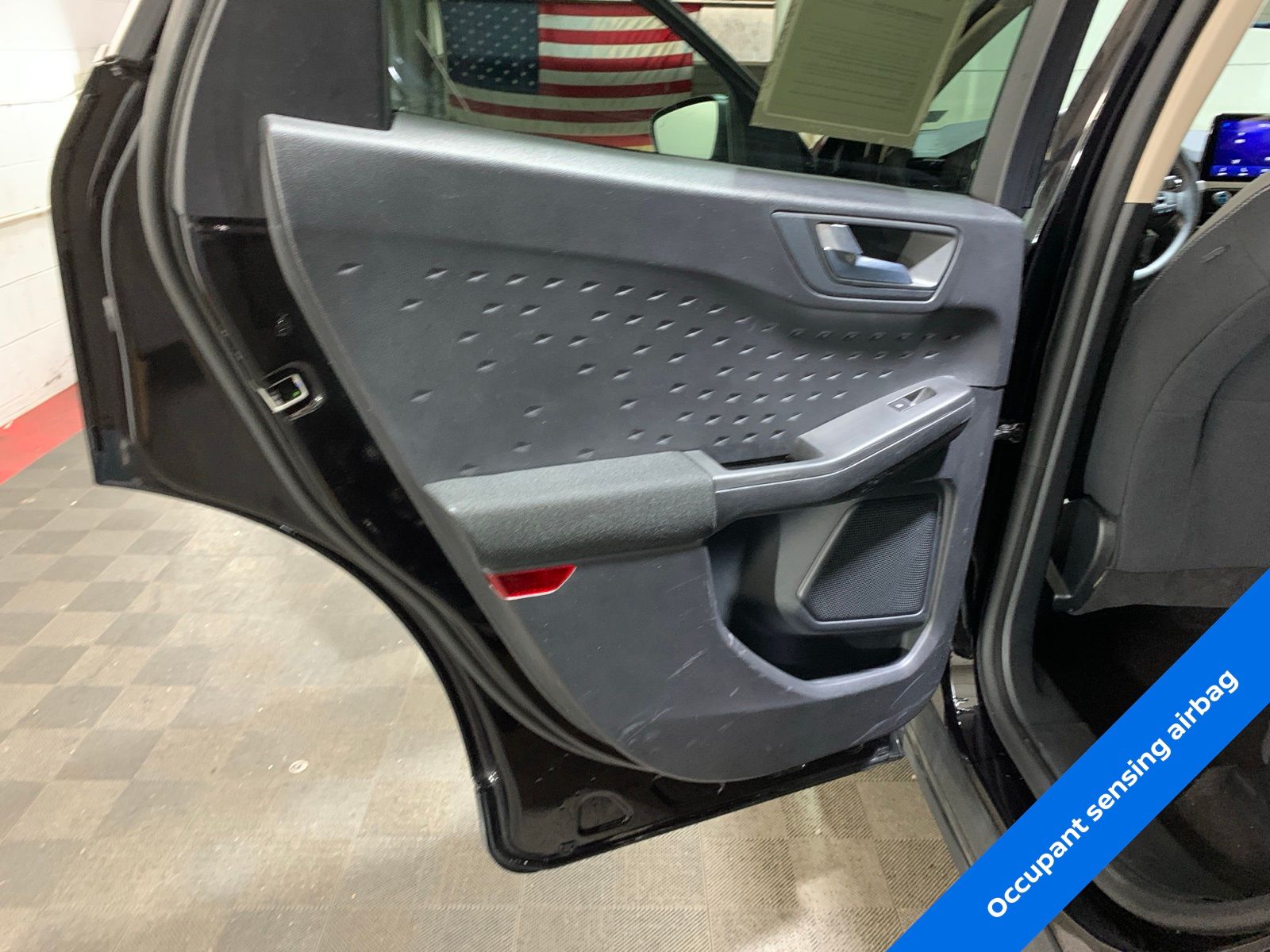 Vehicle image 12 of 28