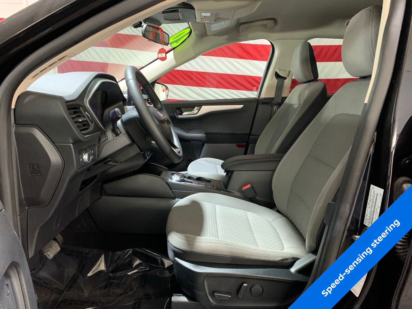 Vehicle image 11 of 28