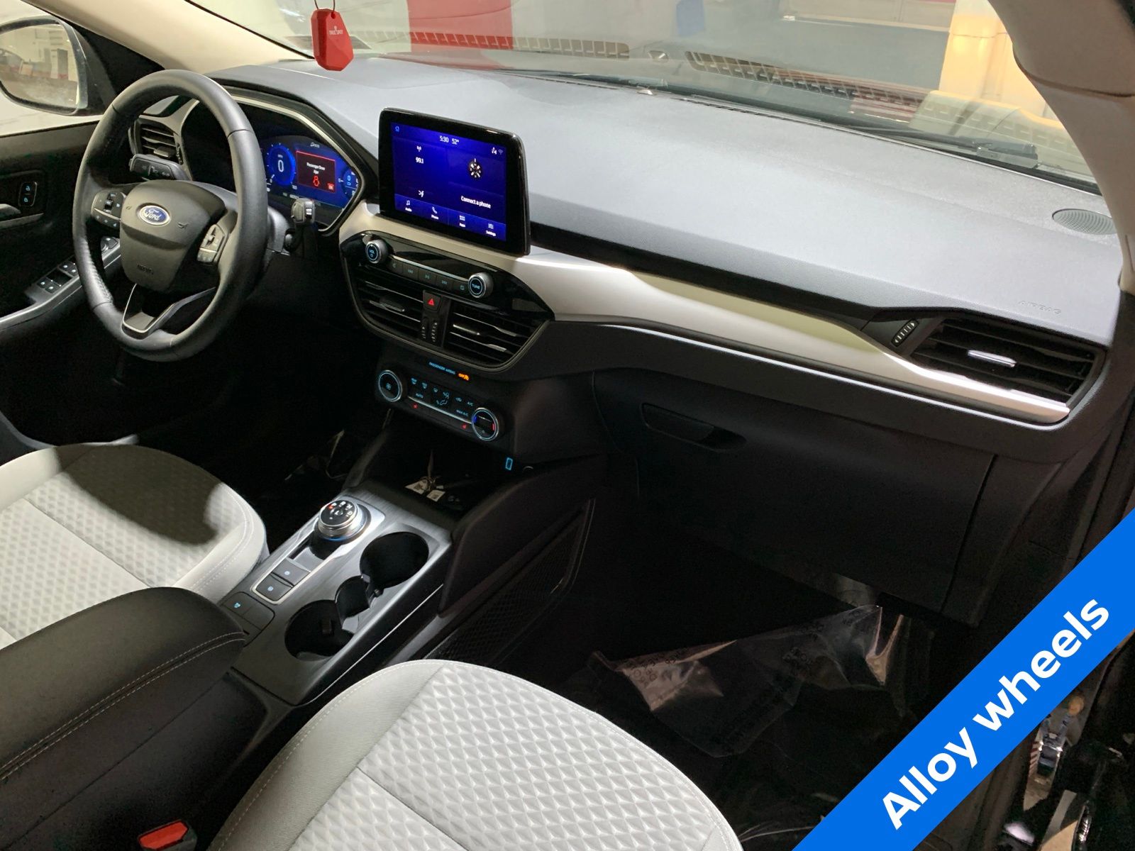 Vehicle image 16 of 28