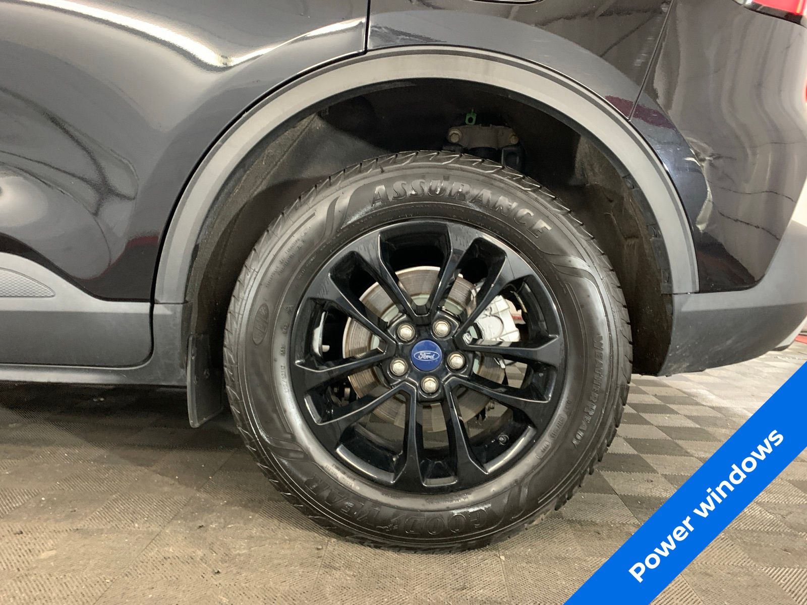 Vehicle image 9 of 28
