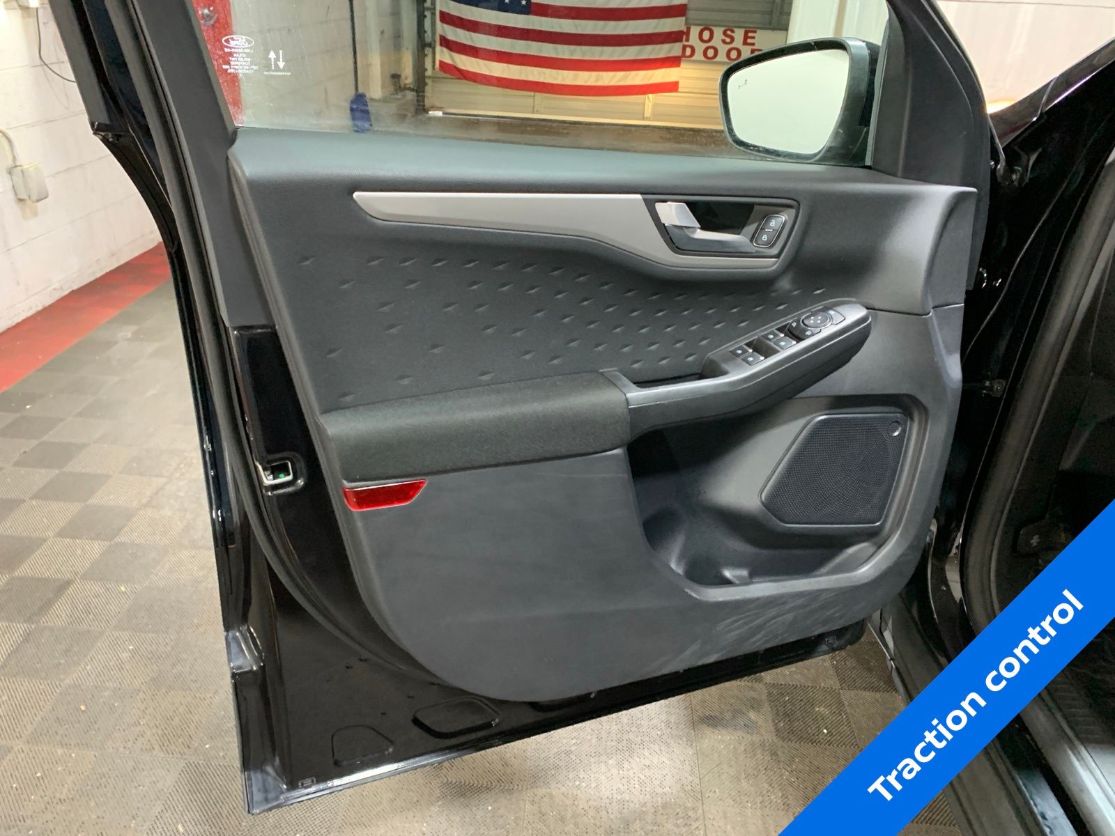 Vehicle image 10 of 28