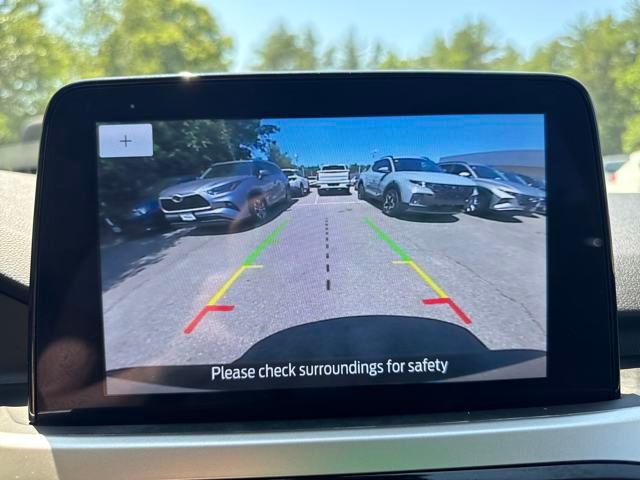 Vehicle image 19 of 24
