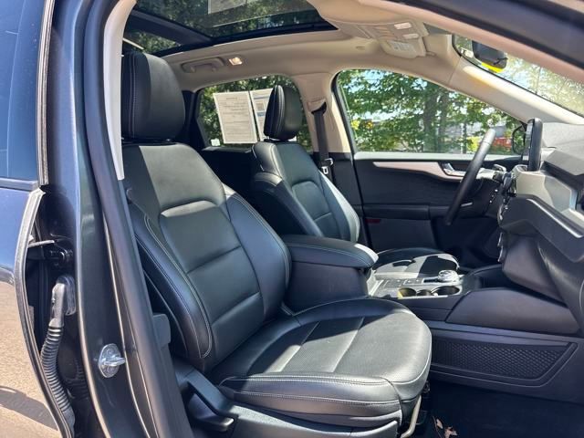 Vehicle image 12 of 24