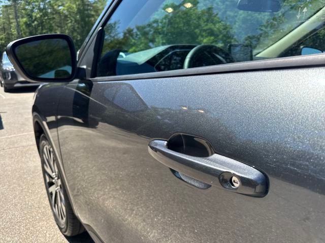 Vehicle image 23 of 24