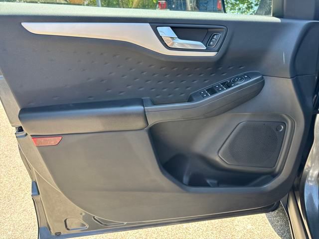 Vehicle image 20 of 24