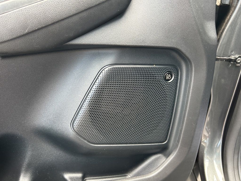 Vehicle image 14 of 53