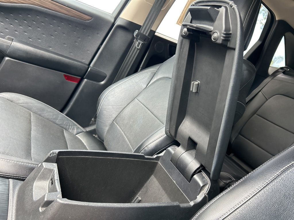 Vehicle image 36 of 53