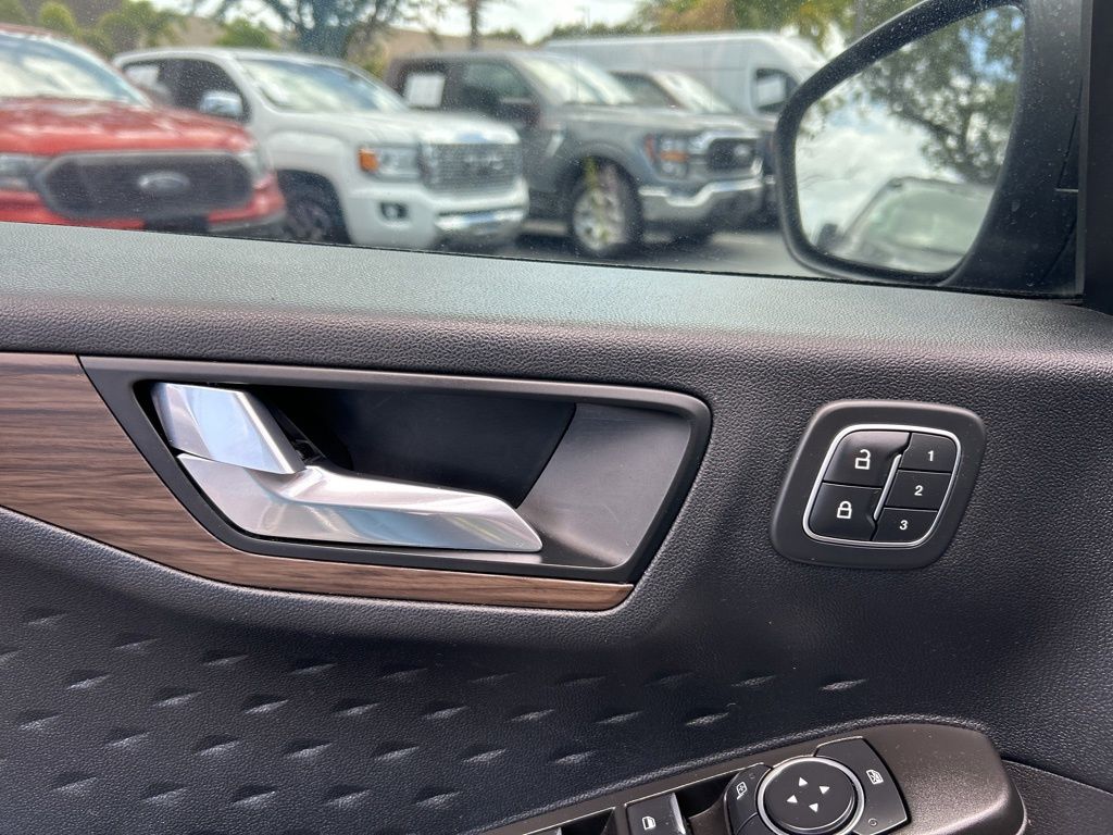 Vehicle image 12 of 53