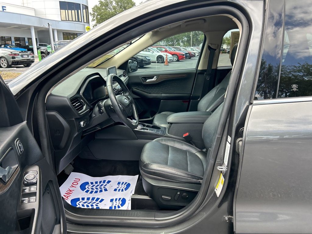 Vehicle image 9 of 53