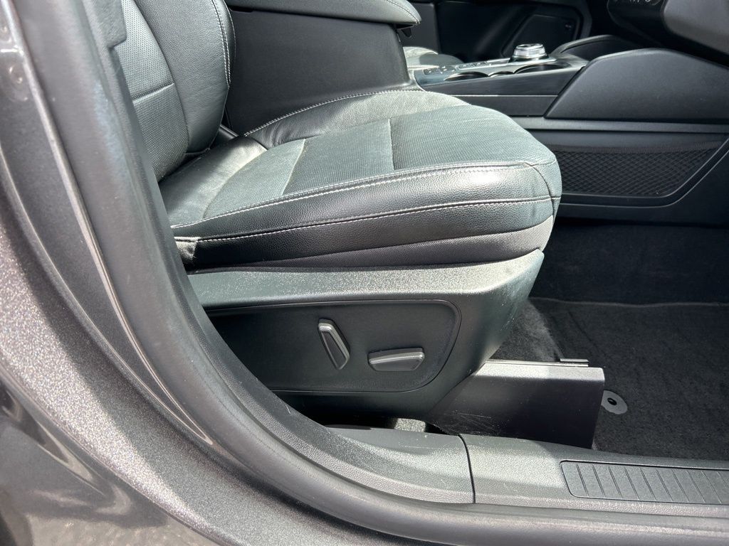 Vehicle image 39 of 53