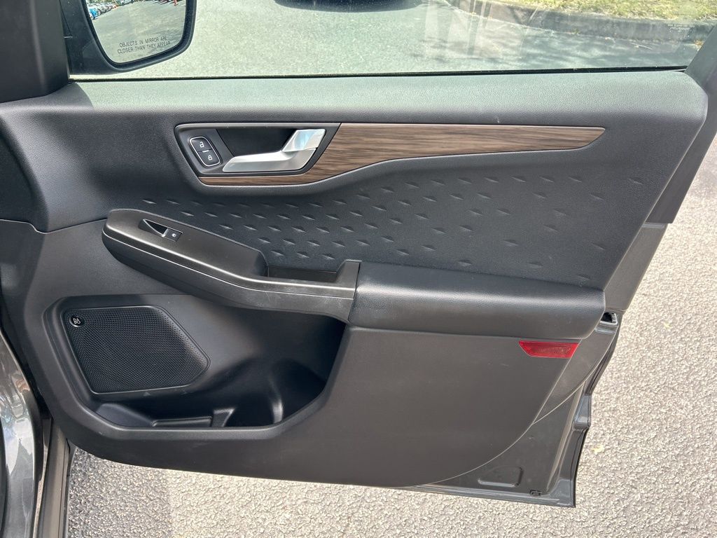 Vehicle image 40 of 53