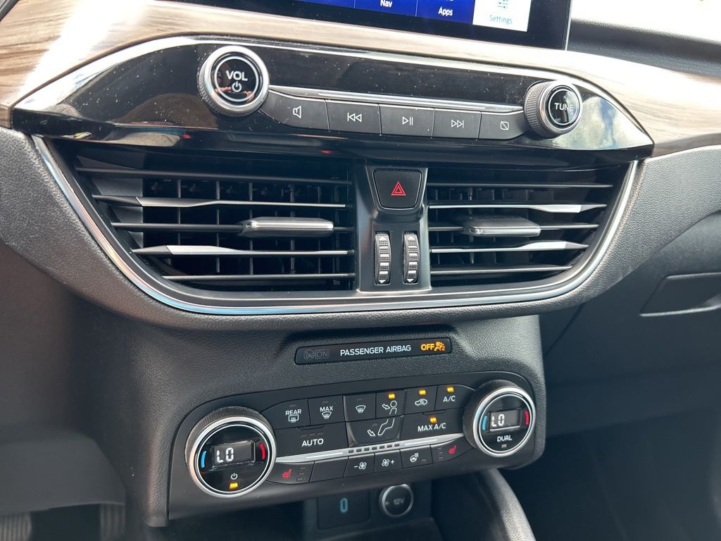 Vehicle image 33 of 53