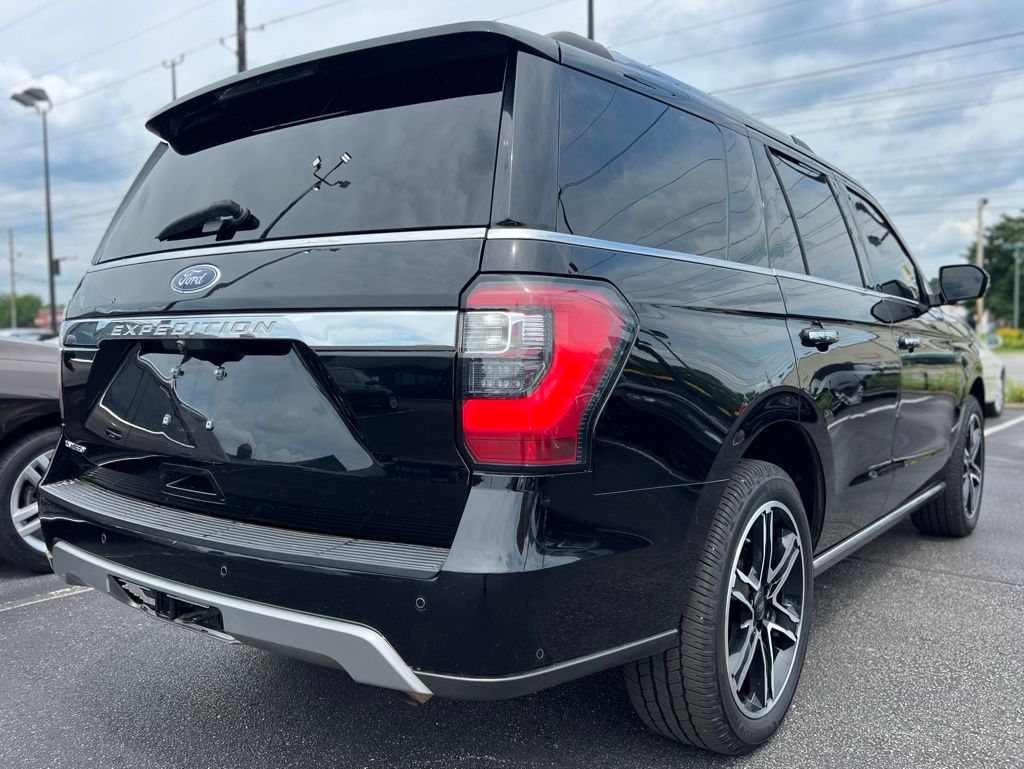 2020 Ford Expedition Limited Image 8 of 67