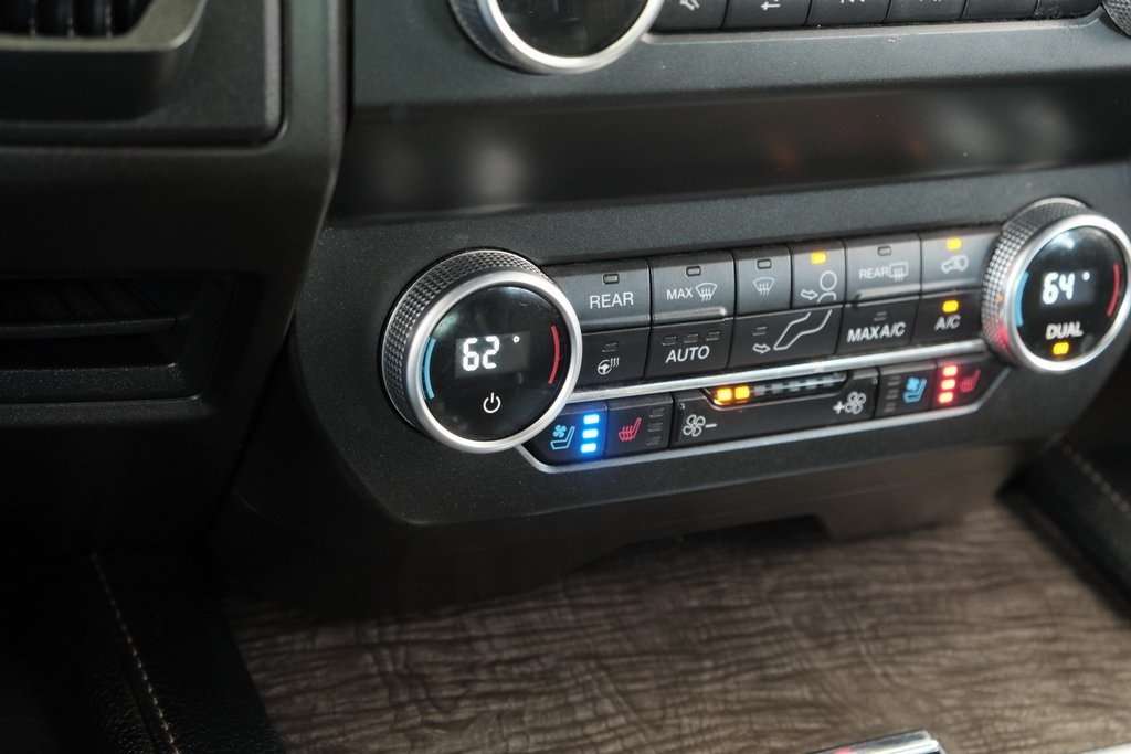 2020 Ford Expedition Limited Image 38 of 42