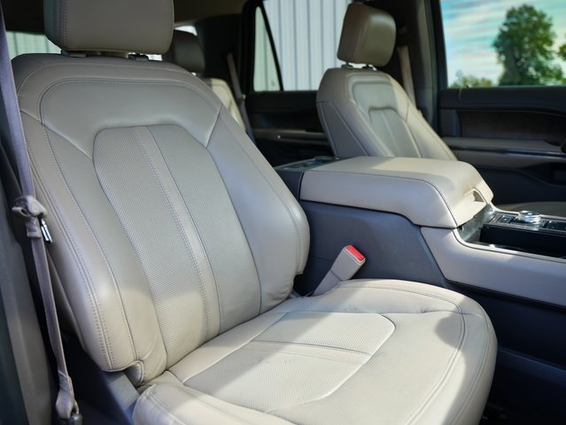 2020 Ford Expedition Limited Image 12 of 43