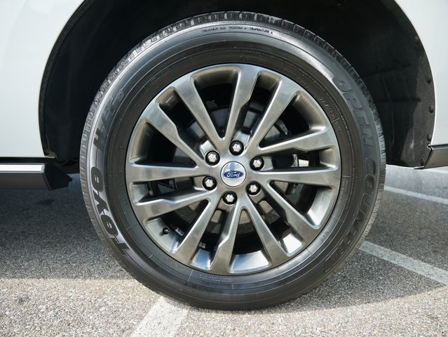 2020 Ford Expedition Limited Image 8 of 43