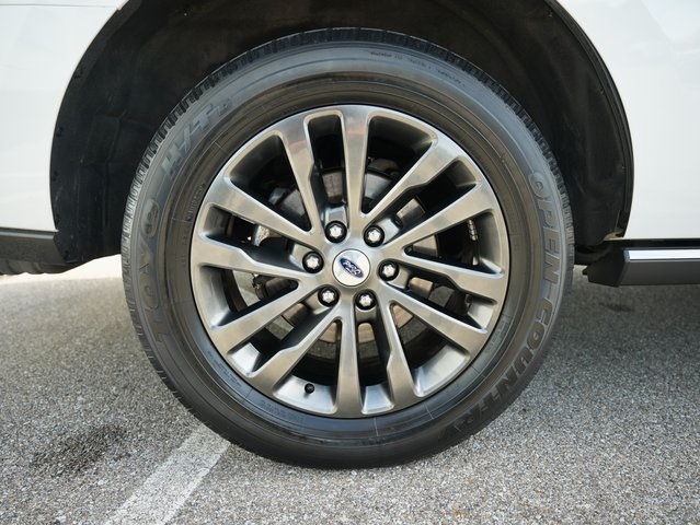 2020 Ford Expedition Limited Image 7 of 43