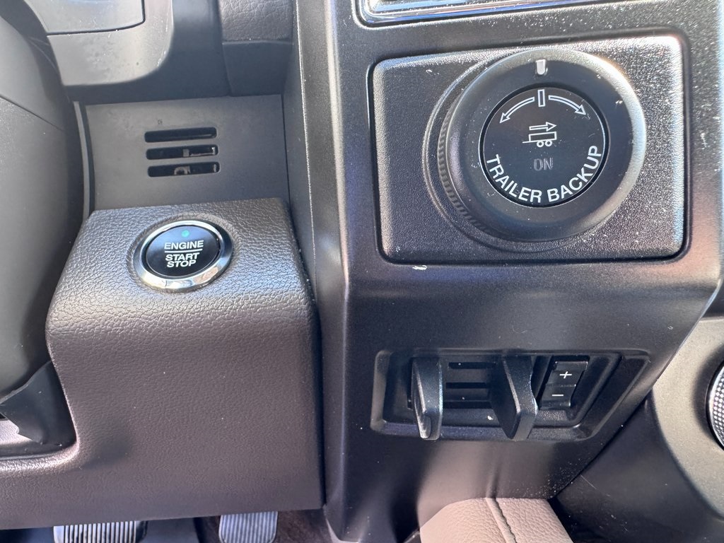 2020 Ford Expedition Limited Image 32 of 35