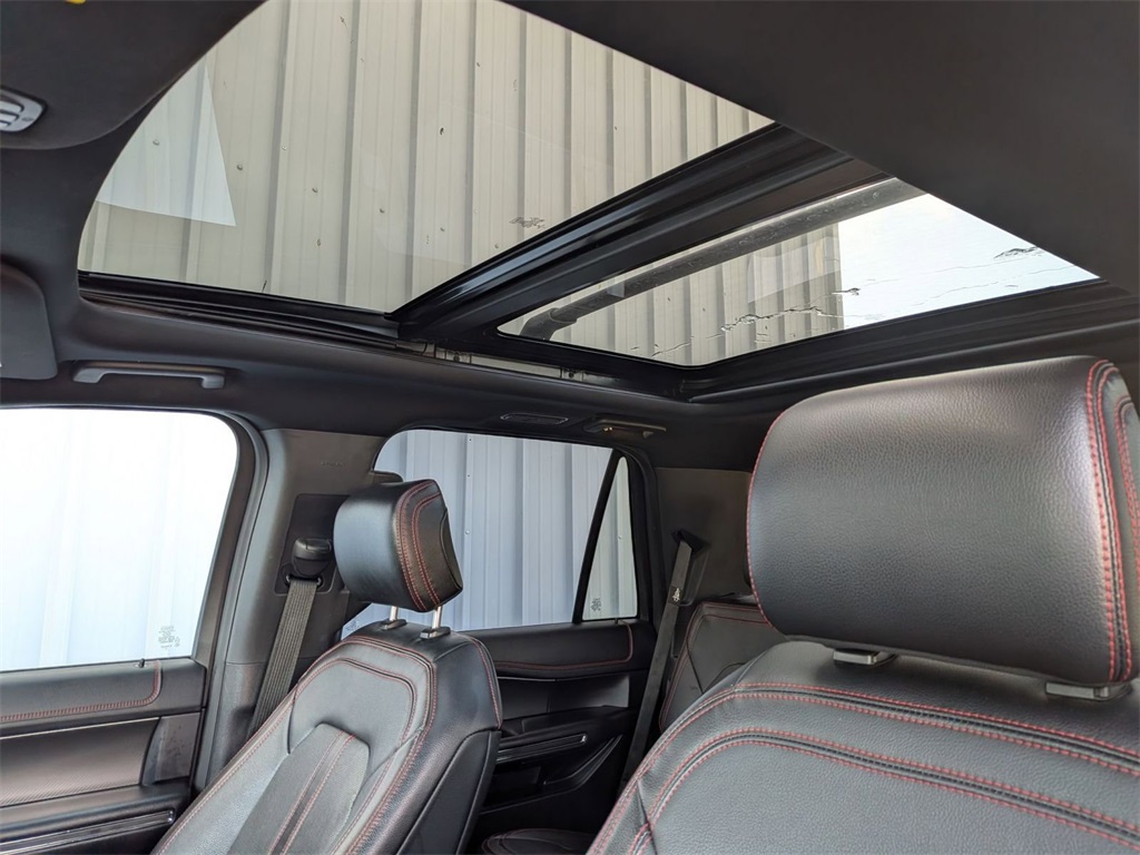 2020 Ford Expedition Limited Image 16 of 35