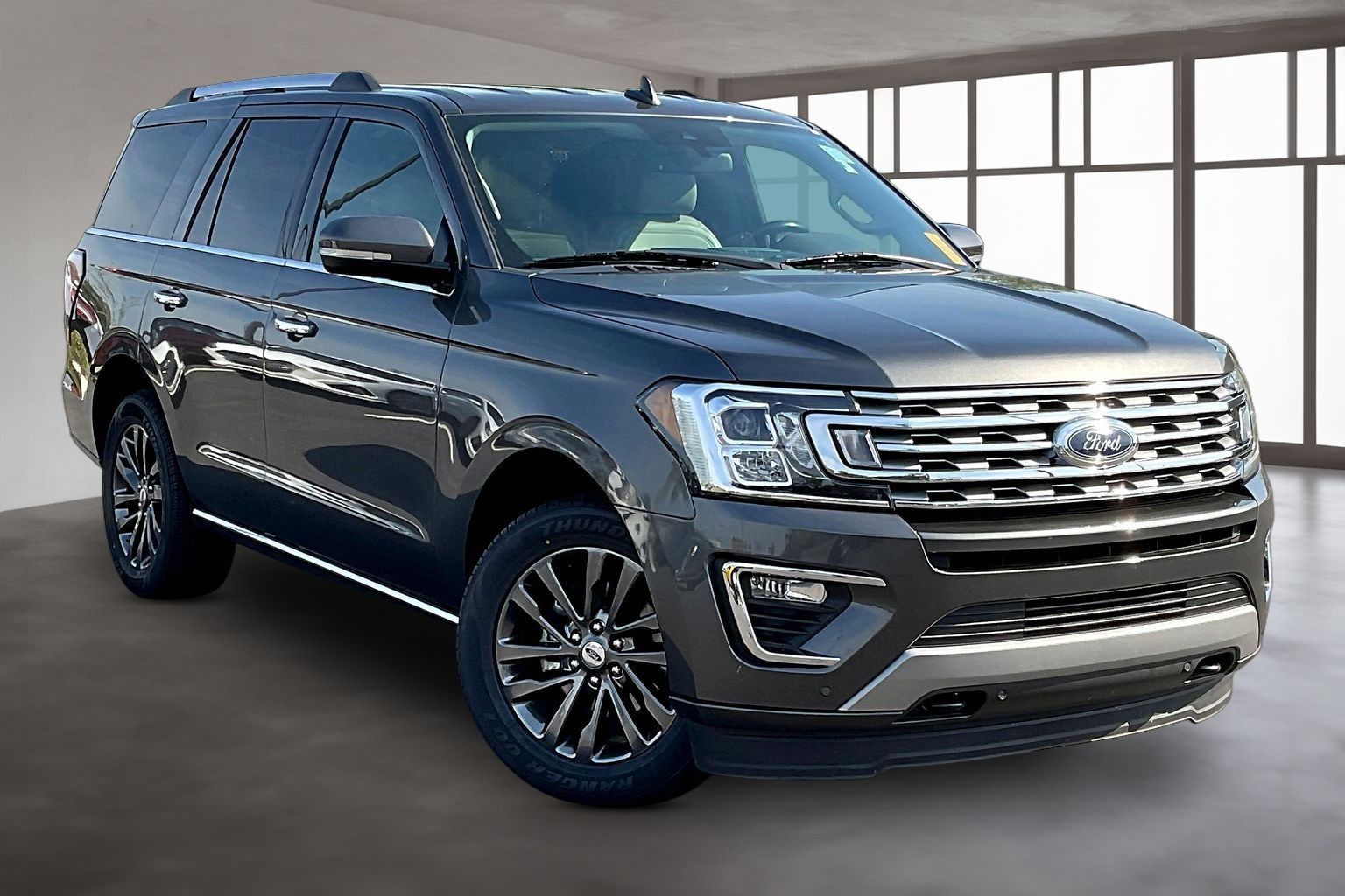 2020 Ford Expedition Limited Image 3 of 36