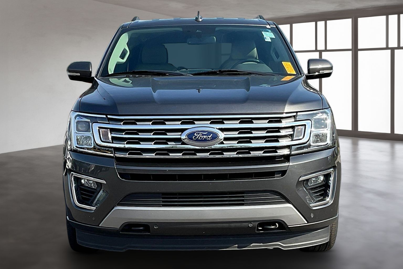 2020 Ford Expedition Limited Image 2 of 36