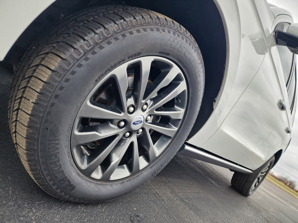 2020 Ford Expedition Limited Image 9 of 40