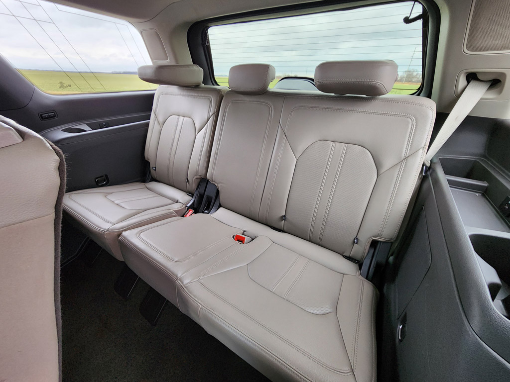 2020 Ford Expedition Limited Image 17 of 40