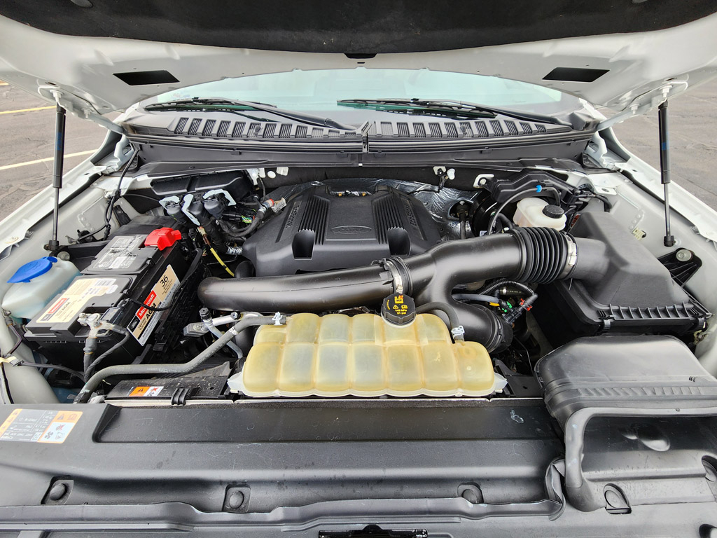 2020 Ford Expedition Limited Image 8 of 40