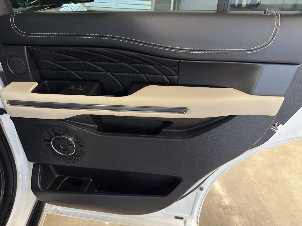 2020 Ford Expedition Platinum Image 25 of 39