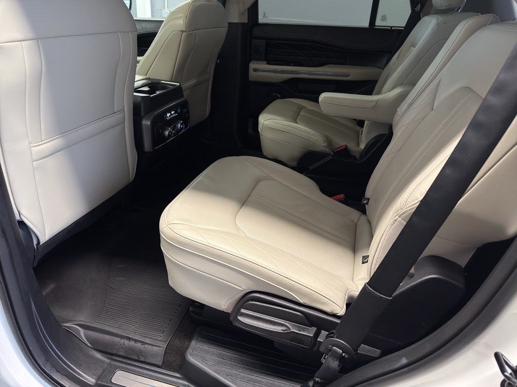 2020 Ford Expedition Platinum Image 12 of 39