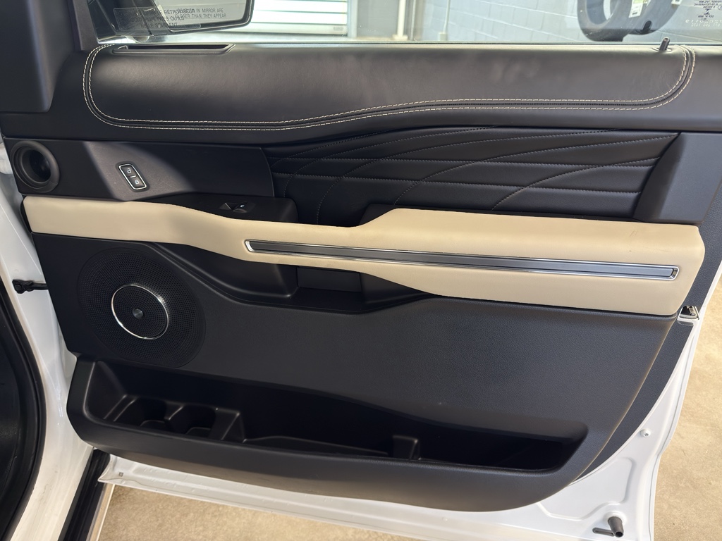 2020 Ford Expedition Platinum Image 24 of 39
