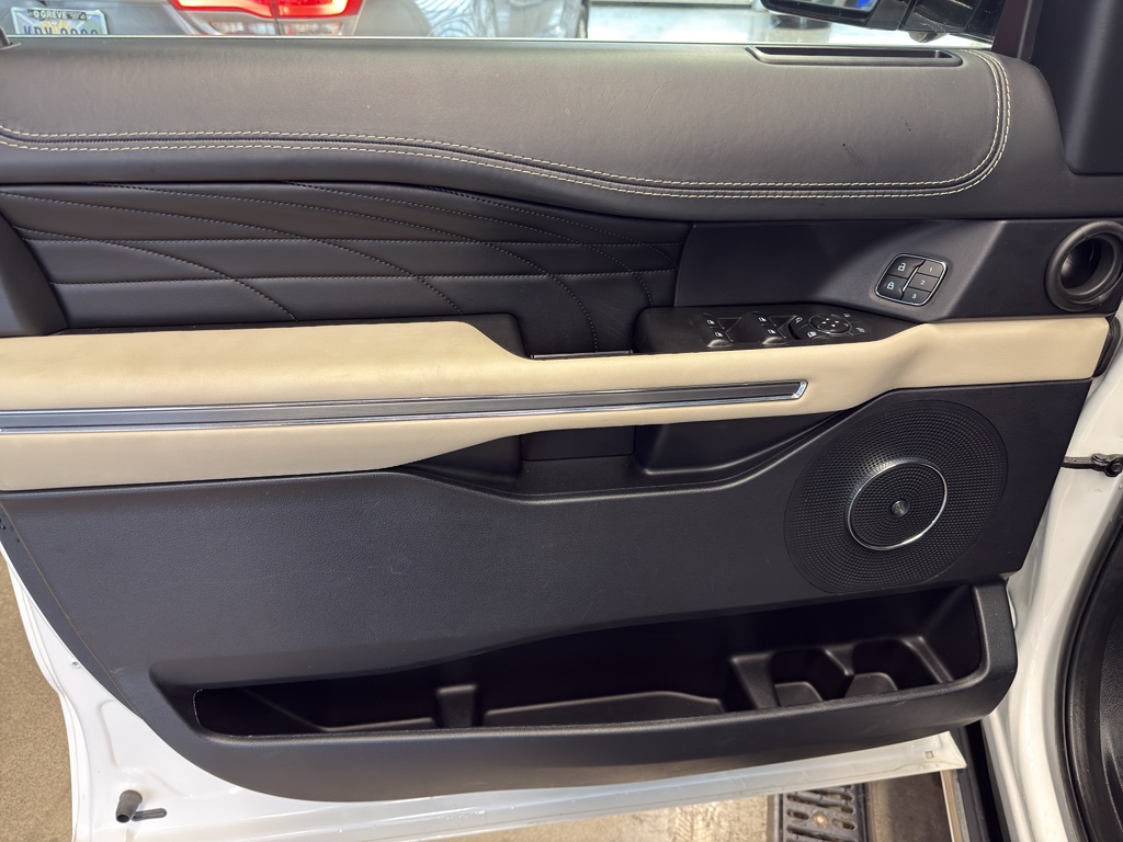 2020 Ford Expedition Platinum Image 22 of 39
