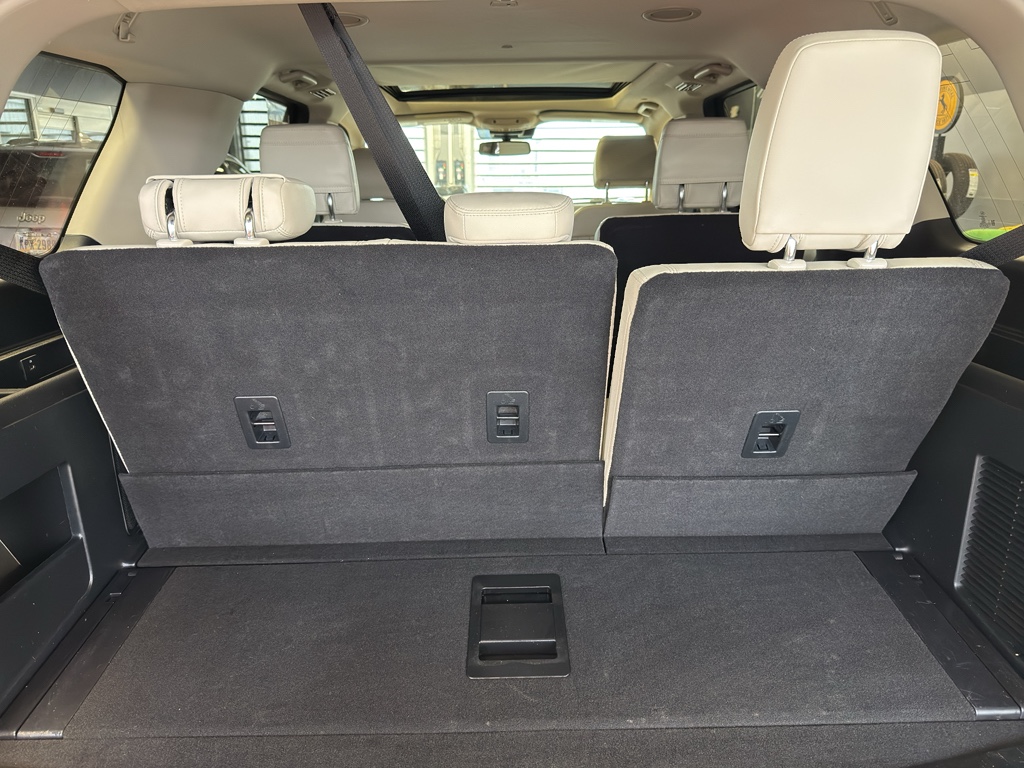 2020 Ford Expedition Platinum Image 10 of 39