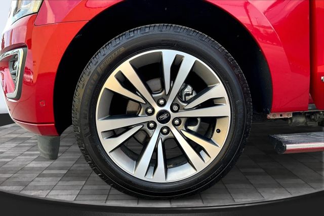 2020 Ford Expedition Platinum Image 8 of 33