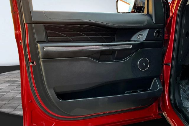 2020 Ford Expedition Platinum Image 24 of 33