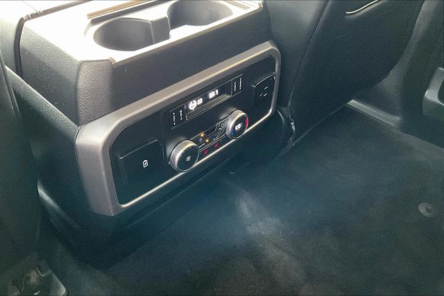 2020 Ford Expedition Platinum Image 26 of 33