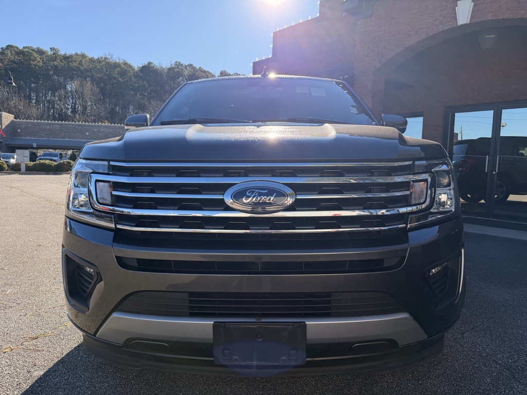 2020 Ford Expedition XLT Image 2 of 31