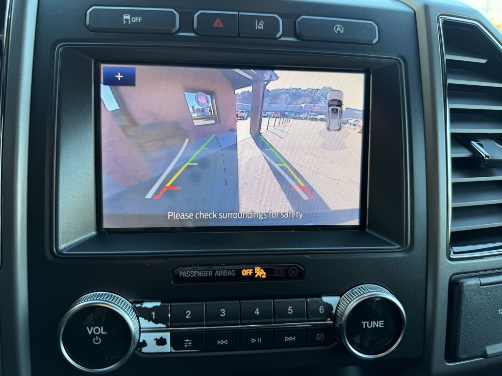 2020 Ford Expedition XLT Image 16 of 31