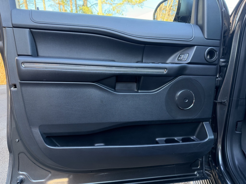 2020 Ford Expedition XLT Image 19 of 31